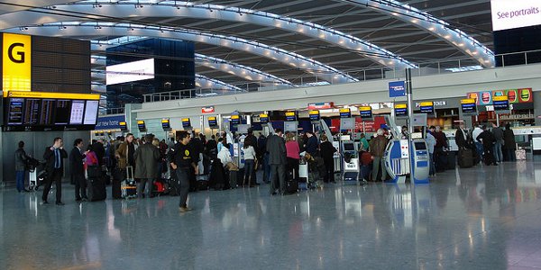 Grande-Bretagne : une commission indépendante recommande l’extension de l’aéroport d’Heathrow