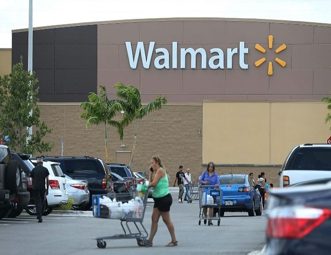 Etats-Unis : certaines armes retirées des rayons des supermarchés Walmart