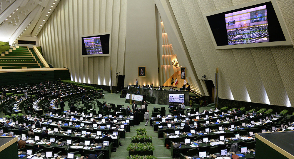 Iran : le Parlement approuve l’accord avec les grandes puissances sur le programme nucléaire