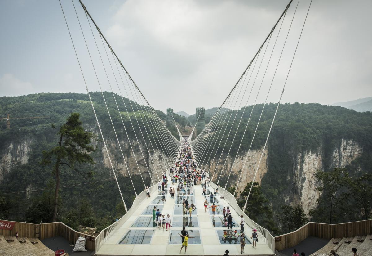 La Chine inaugure le plus grand pont en verre du monde