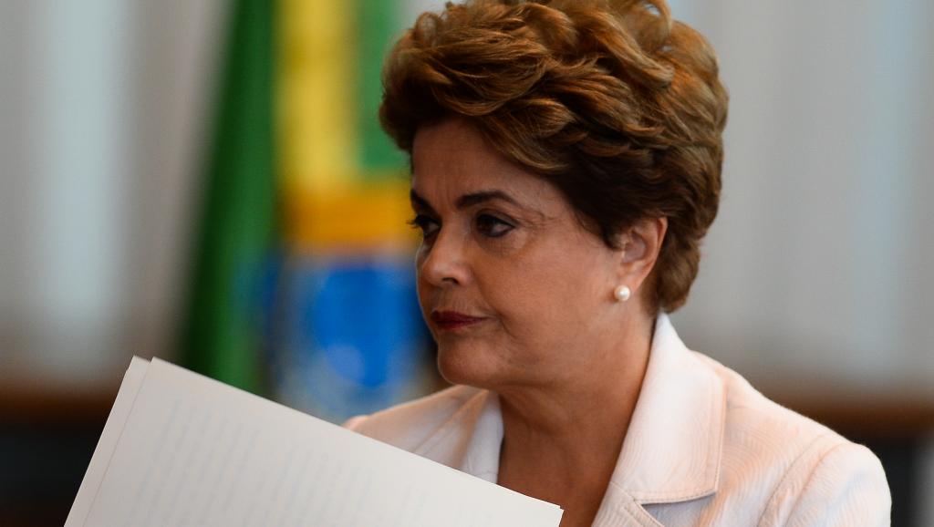 Brésil : Ouverture d’une enquête sur la présidente suspendue Dilma Rousseff