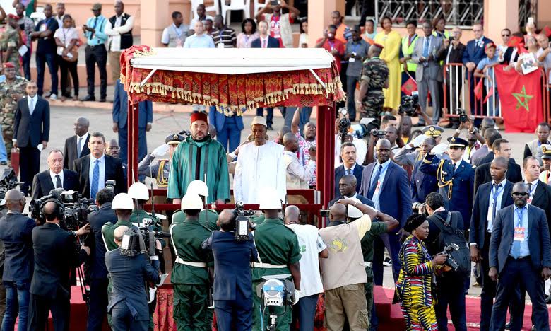 Le Roi du Maroc accueilli en grande pompe à Conakry