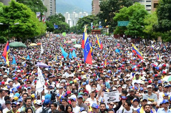 Venezuela : L’opposition réclame la tête du président Nicolas Maduro