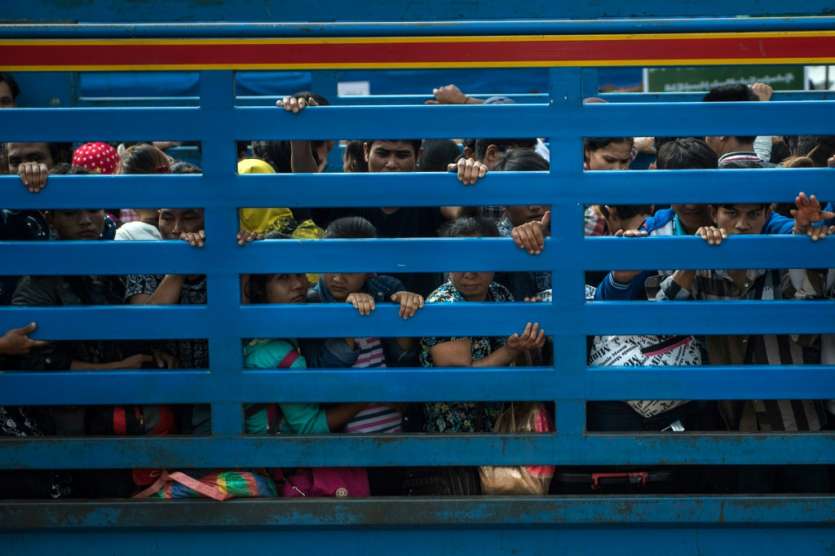 Des milliers de travailleurs immigrés birmans quittent la Thaïlande