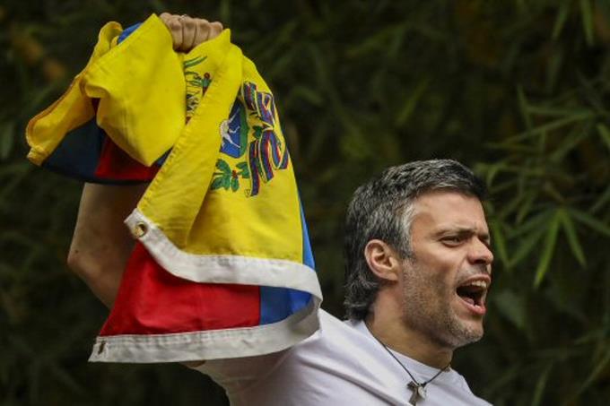L’opposant vénézuélien Leopoldo Lopez libéré et placé en résidence surveillée