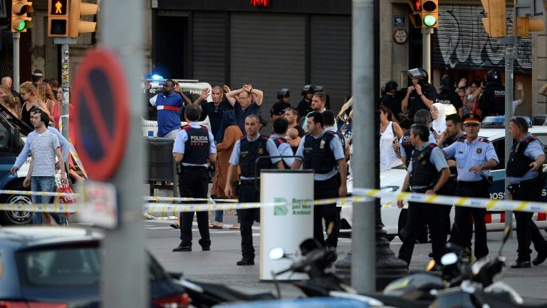 Barcelone: Les auteurs des attentats terroristes se sont radicalisés en Espagne