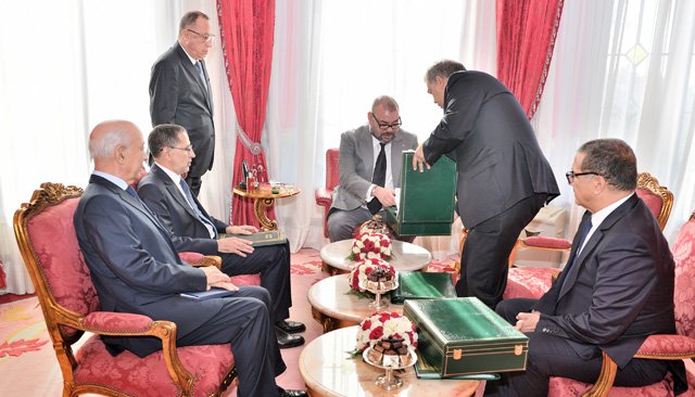 Le Roi Mohammed VI limoge quatre ministres et de nombreux hauts cadres