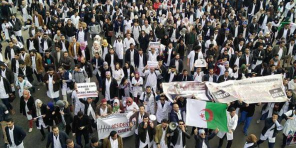 Les médecins résidents algériens exigent une année blanche