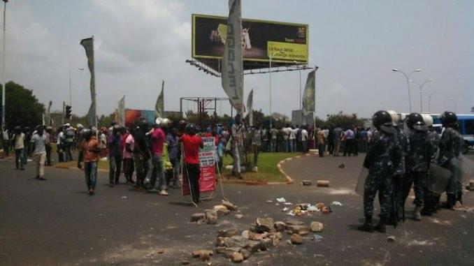 Un mort dans la répression des manifestations au Togo