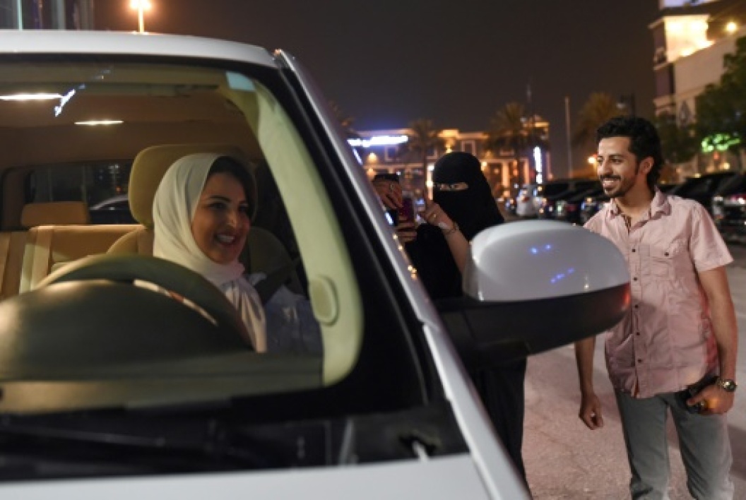 Des femmes au volant de leurs voitures pour la première fois en Arabie saoudite