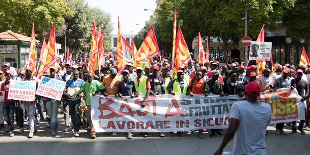 Protestation des travailleurs agricoles étrangers en Italie