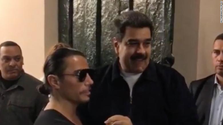 Une vidéo du président vénézuélien Maduro dans un restaurant chic crée la polémique