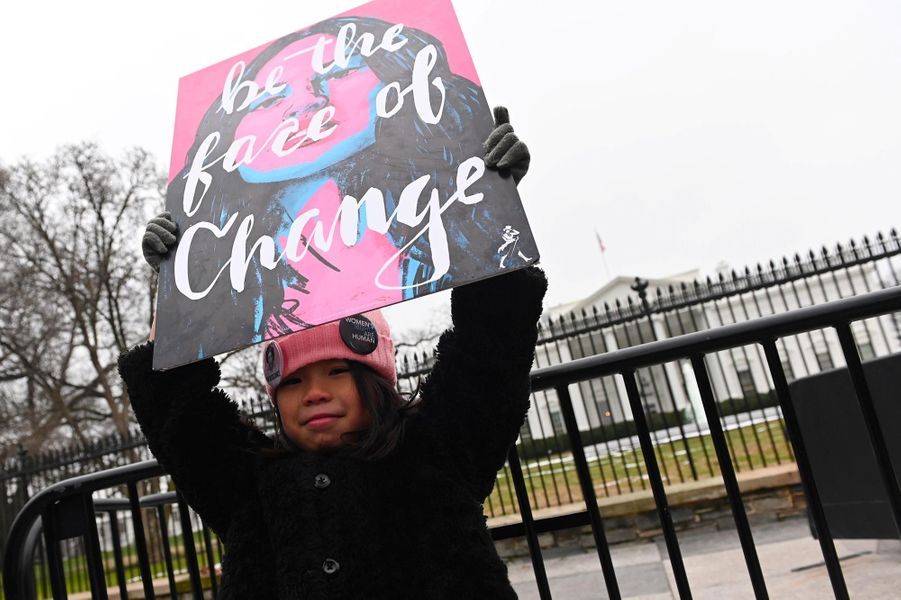 Les femmes aux Etats-Unis marchent pour défendre leurs droits