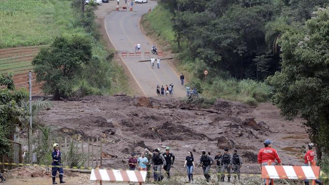 Le bilan s’alourdit après la rupture d’un barrage minier au Brésil
