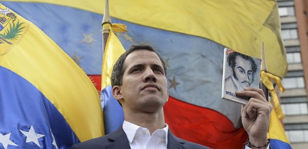 Le président du Parlement vénézuélien s’autoproclame « président en exercice »
