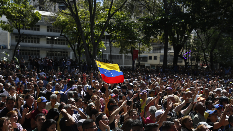 Venezuela : L’opposition appelle l’armée à ne pas soutenir Nicolas Maduro