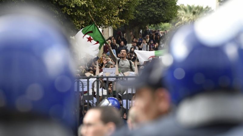 Les étudiants algériens manifestent contre un cinquième mandat de Bouteflika