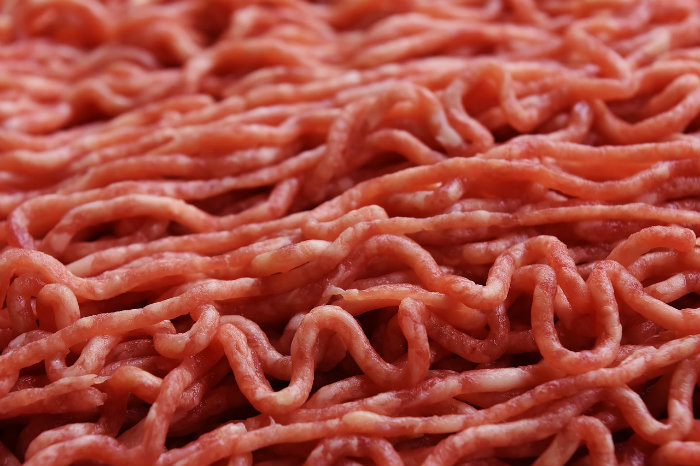 Près de 800 kg de viande avariée atterrissent sur le marché français
