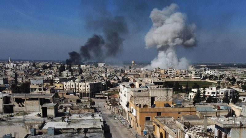 Les avions russes tuent au moins quinze civils dans le nord-ouest de la Syrie