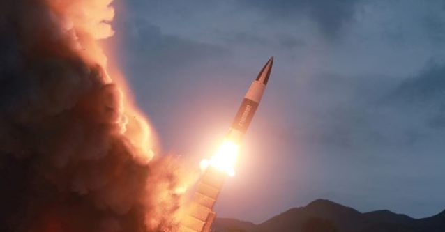 La Corée du Nord tire deux projectiles non identifiés