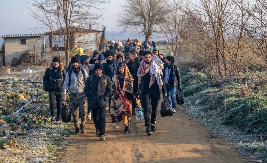 Grèce: afflux massif des migrants aux frontières turques