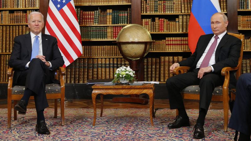 Biden et Poutine satisfaits de leur première prise de contact à Genève