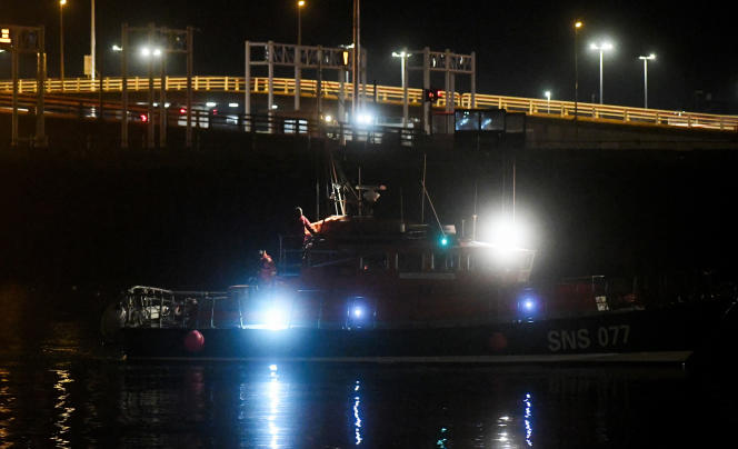 Une trentaine de migrants tués dans le naufrage de leur bateau dans le tunnel de la Manche