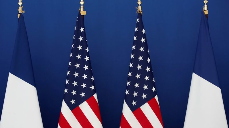 Les présidents français et américain se concertent sur la crise ukrainienne