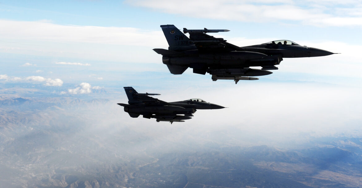Le gouvernement américain approuve la vente de huit avions F-16 à la Bulgarie