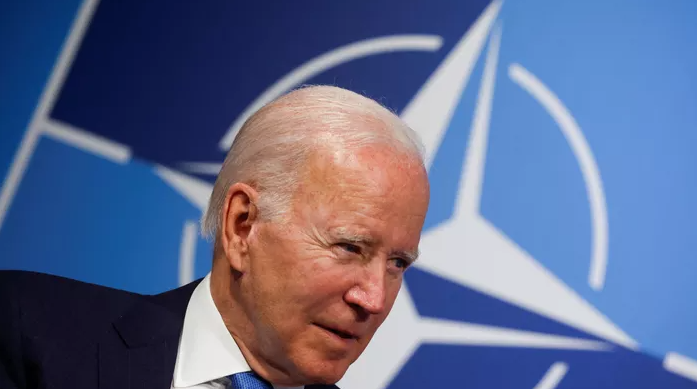 Les Etats-Unis vont renforcer leur présence militaire en Europe, dixit Biden