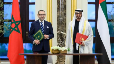 « Un Accord Historique : Sa Majesté le Roi Mohammed VI et Cheikh Mohammed Ben Zayed Al-Nahyane des Émirats Arabes Unis Signent une Déclaration pour un Partenariat Novateur »