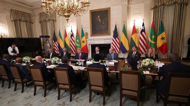 Donald Trump exprime son souhait de visiter l’Afrique après avoir reçu cinq chefs d’État africains