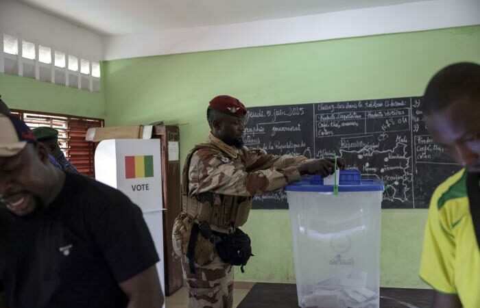 Les Guinéens attendent les premiers résultats du vote au référendum constitutionnel du 21 septembre