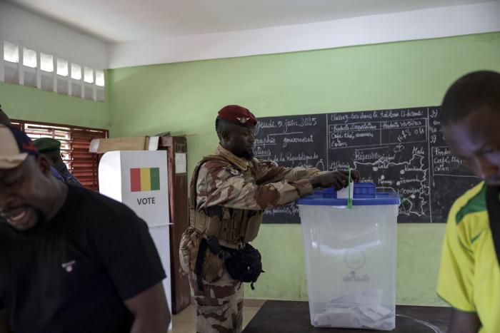 Les Guinéens attendent les premiers résultats du vote au référendum constitutionnel du 21 septembre