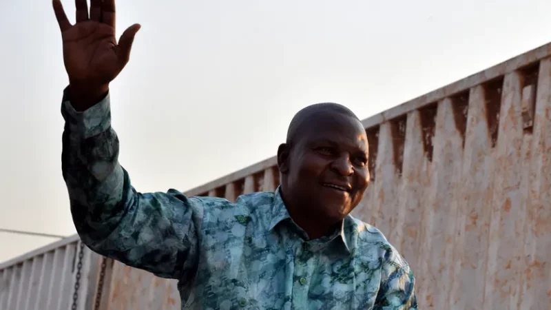 Le président centrafricain, Touadéra officiellement candidat pour la présidentielle du 28 décembre prochain