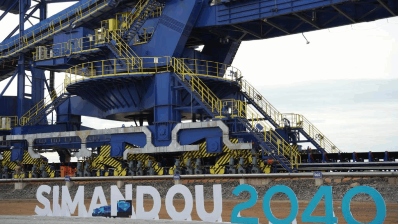 Les autorités guinéennes vantent les mérites de l’important gisement de fer de Simandou