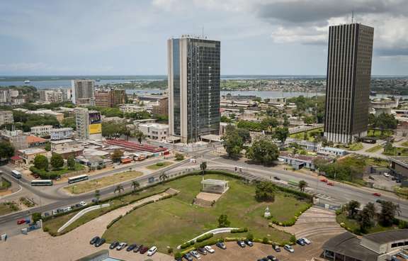 Singapour se hisse dans le trio de tête des investisseurs étrangers en Côte d’Ivoire