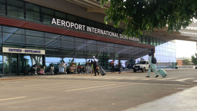 Le pouvoir de Transition au Niger dévoile le bilan de la nouvelle attaque jihadiste contre l’Aéroport Diori Hamani de Niamey